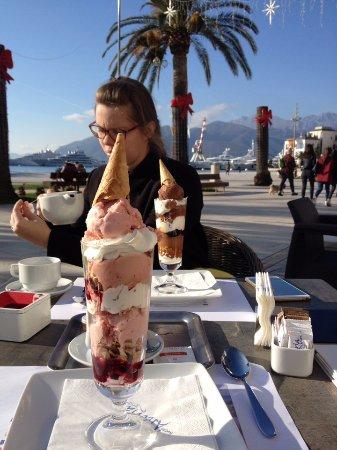 Astoria Hotel Restaurant